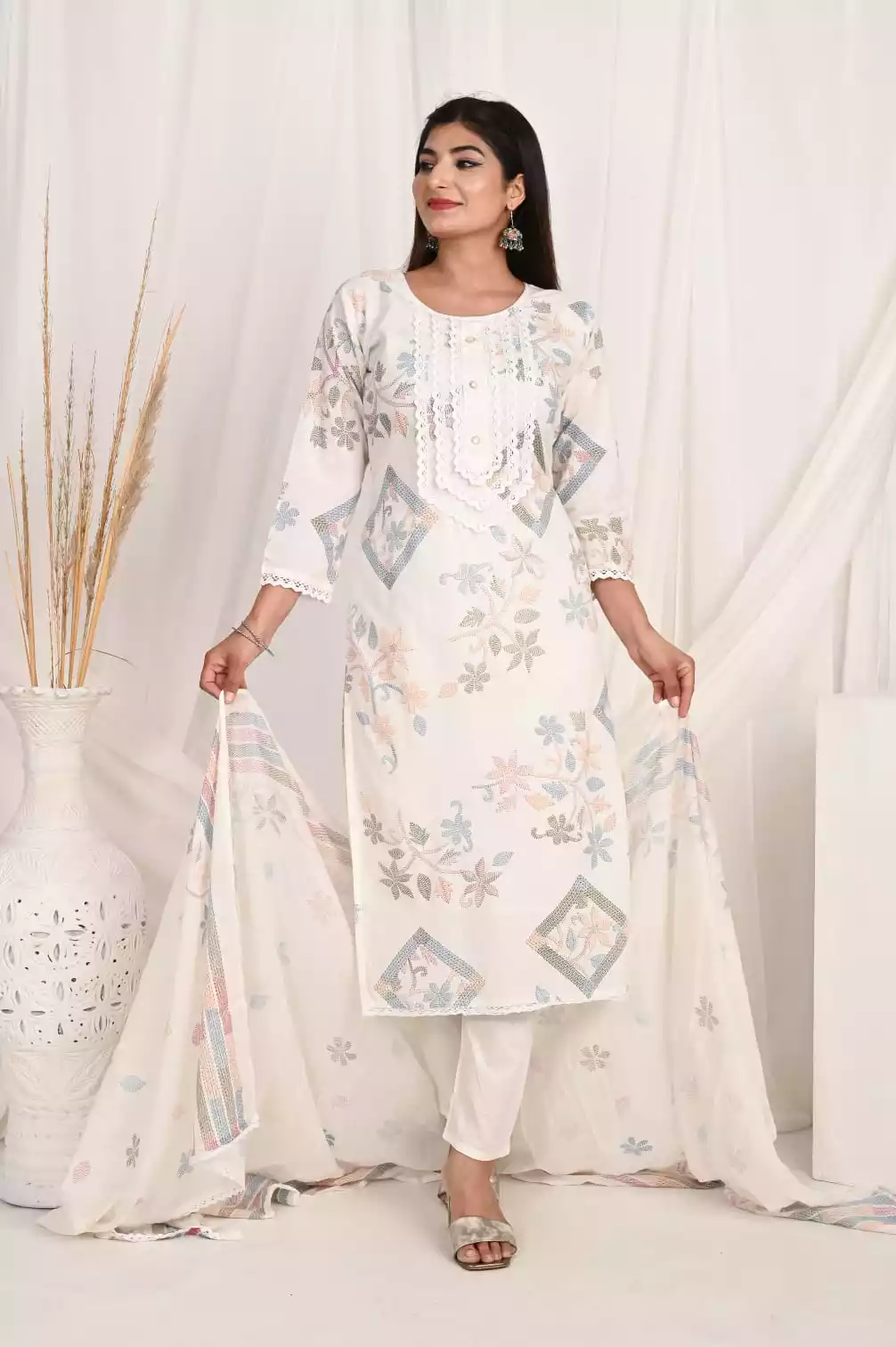 Pink Colour Woolen Lining Printed Suit With Neck Provide Elegance. at Rs  3600 | Embroidered Dress Material | ID: 25355075448
